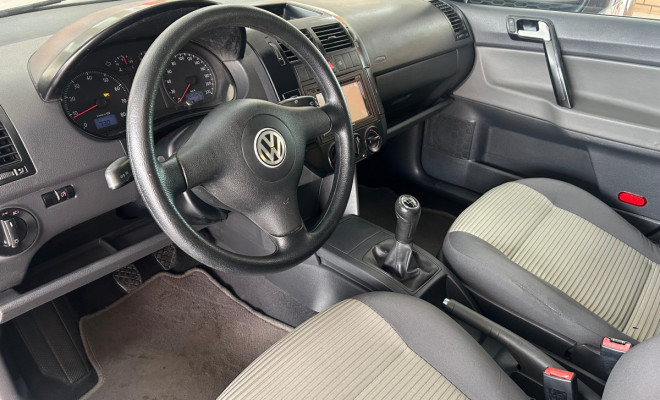 VW - VolksWagen Polo Sedan 1.6 Mi Total Flex 8V 4p 2008 Flex-9
