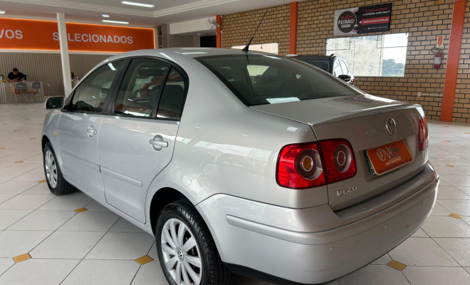 VW - VolksWagen Polo Sedan 1.6 Mi Total Flex 8V 4p 2008 Flex-4