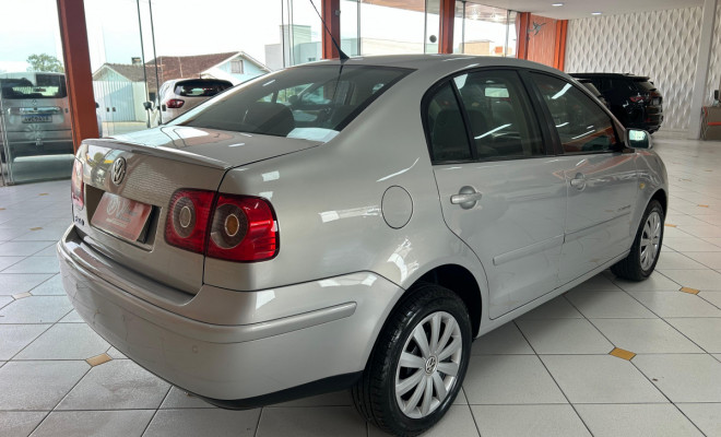 VW - VolksWagen Polo Sedan 1.6 Mi Total Flex 8V 4p 2008 Flex-2