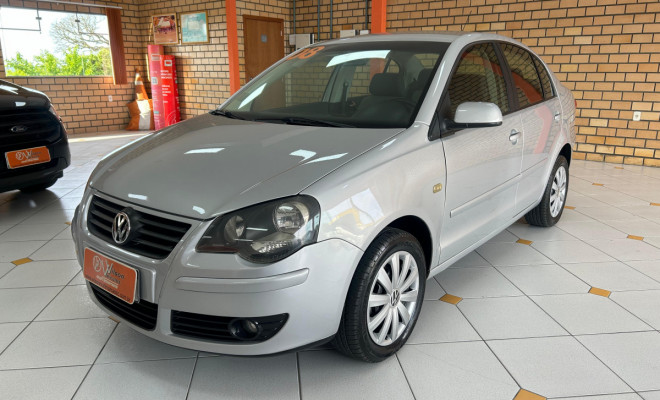 VW - VolksWagen Polo Sedan 1.6 Mi Total Flex 8V 4p 2008 Flex
