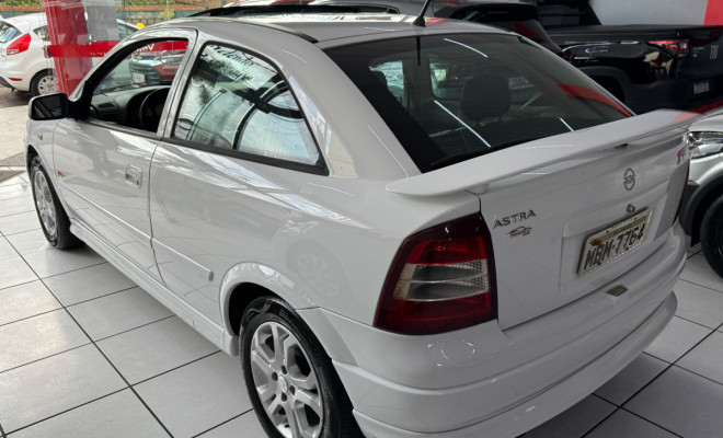 GM - Chevrolet Astra S.Sport 2.0 F.Pow. 5p/Sport 2.0 3p 2002 Gasolina-4