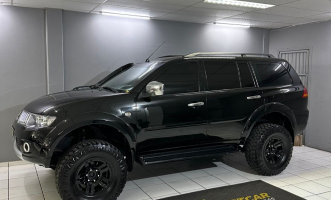 Mitsubishi Pajero DAKAR 3.2 4x4 T.I. Dies. 5p Aut. 2010 Diesel