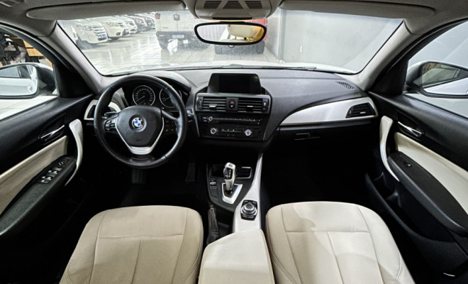 BMW 118iA Full 1.6 TB 16V 170cv 5p 2014 Gasolina-4