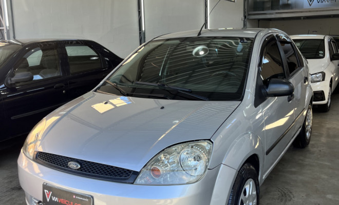 Ford Fiesta Sed. Personnalité 1.0 8V 4p 2005 Gasolina-0