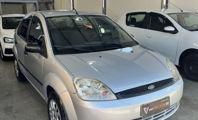 Ford Fiesta Sed. Personnalité 1.0 8V 4p 2005 Gasolina