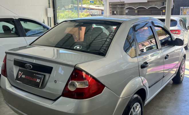 Ford Fiesta Sed. Personnalité 1.0 8V 4p 2005 Gasolina-3
