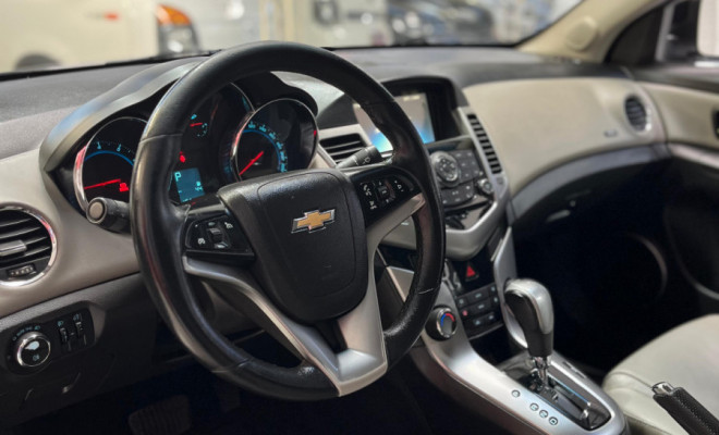 GM - Chevrolet CRUZE LTZ 1.8 16V FlexPower 4p Aut. 2013 Flex-8