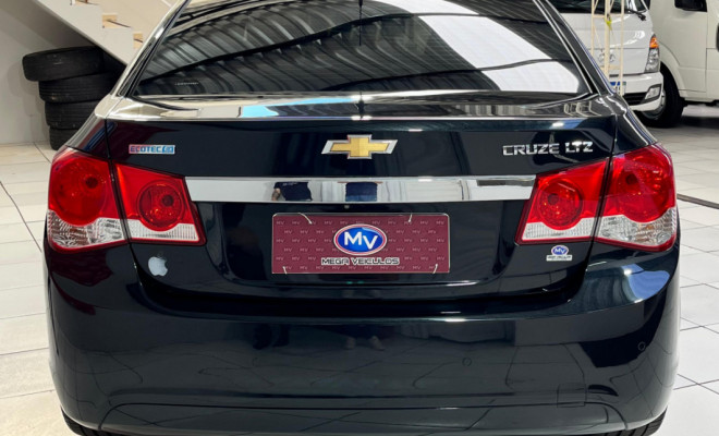 GM - Chevrolet CRUZE LTZ 1.8 16V FlexPower 4p Aut. 2013 Flex-3