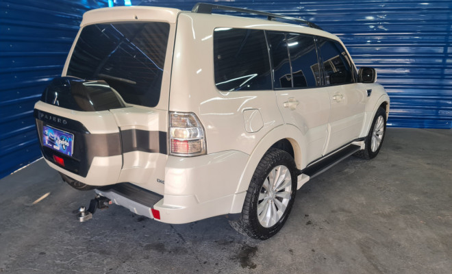 Mitsubishi Pajero HPE Full 3.2 4x4 T.I.Dies. 5p Aut 2015 Diesel-0