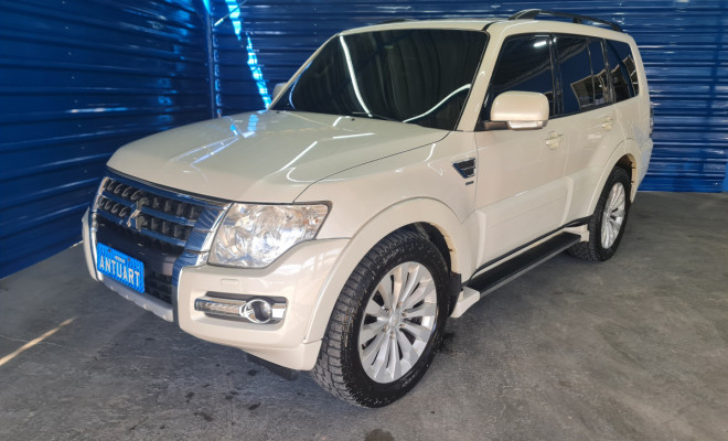 Mitsubishi Pajero HPE Full 3.2 4x4 T.I.Dies. 5p Aut 2015 Diesel