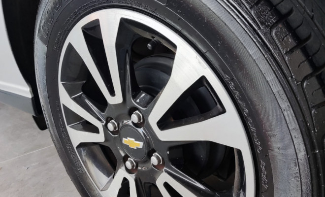 GM - Chevrolet ONIX HATCH LTZ 1.4 8V FlexPower 5p Aut. 2015 Flex-14