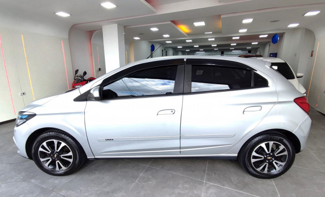 GM - Chevrolet ONIX HATCH LTZ 1.4 8V FlexPower 5p Aut. 2015 Flex-2
