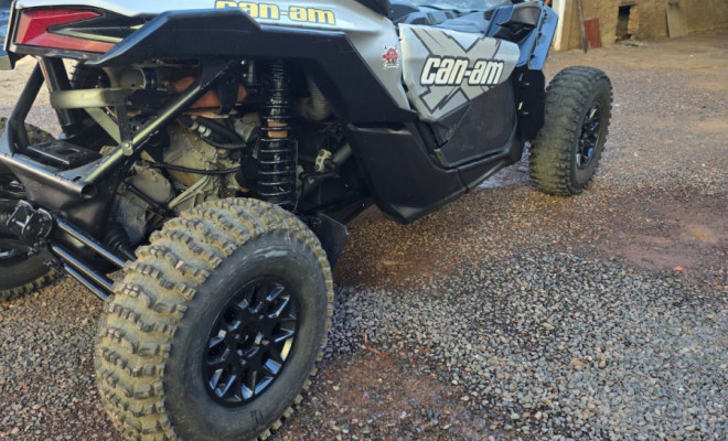QUADRICICLO CAN AM MAVERICK X3 TURBO 2019 Gasolina-2