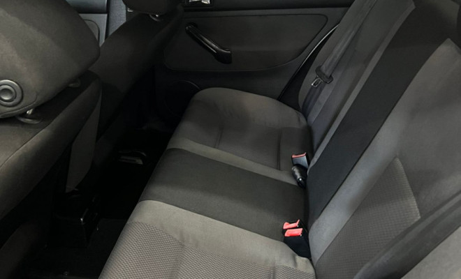 VolksWagen Bora 2.0 8v Gasolina  Manual 2009-5