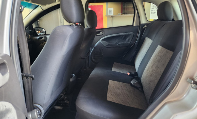 Ford Fiesta SE 1.6 8V Flex 5p 2014 Flex-6