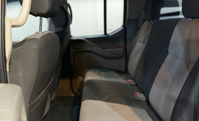 Nissan Frontier SE/SE Strik CD 4x4 2.5 TB Dies. 2011 Diesel-4