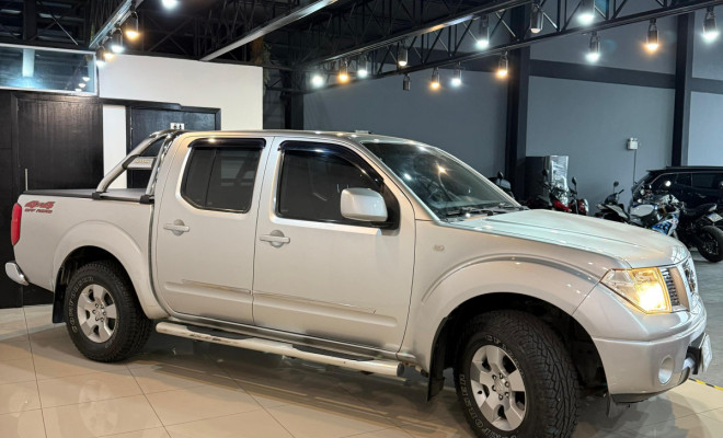 Nissan Frontier SE/SE Strik CD 4x4 2.5 TB Dies. 2011 Diesel-0