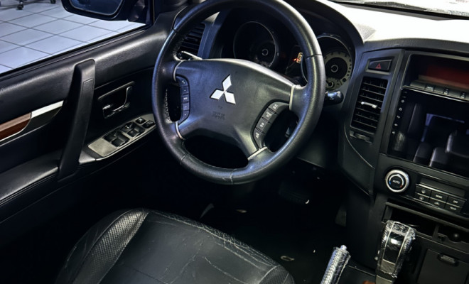 Mitsubishi Pajero HPE Full 3.2 4x4 T.I.Dies. 5p Aut 2011 Diesel-3
