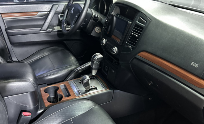Mitsubishi Pajero HPE Full 3.2 4x4 T.I.Dies. 5p Aut 2011 Diesel-7