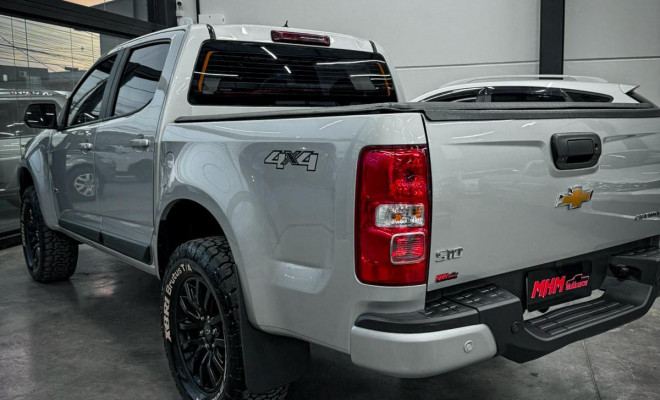 GM - Chevrolet S10 Pick-Up LT 2.8 TDI 4x4-1