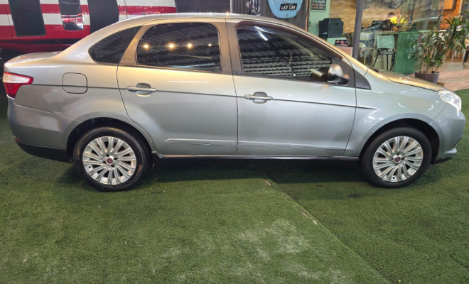 Fiat Grand Siena ATTRAC. 1.4 EVO F.Flex 8V 2013 Flex-7