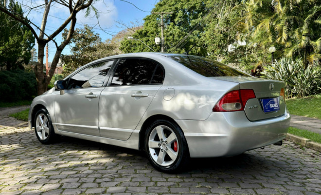 Honda Civic Sedan LXS 1.8/1.8 Flex 16V Mec. 4p 2008 Flex-13