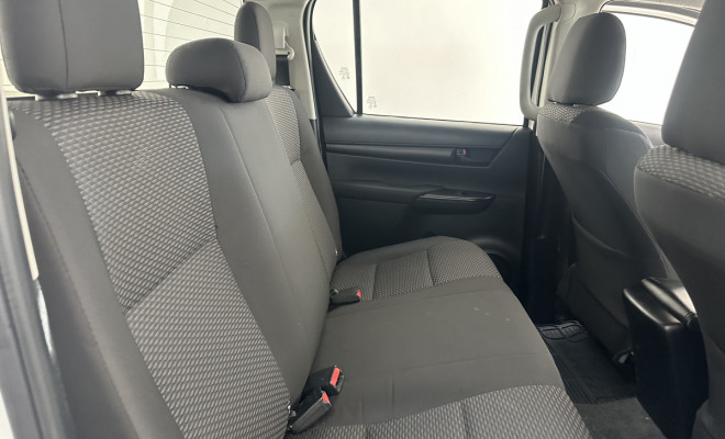 Toyota Hilux CD 4x4 2.8 Diesel Mec 2020-11