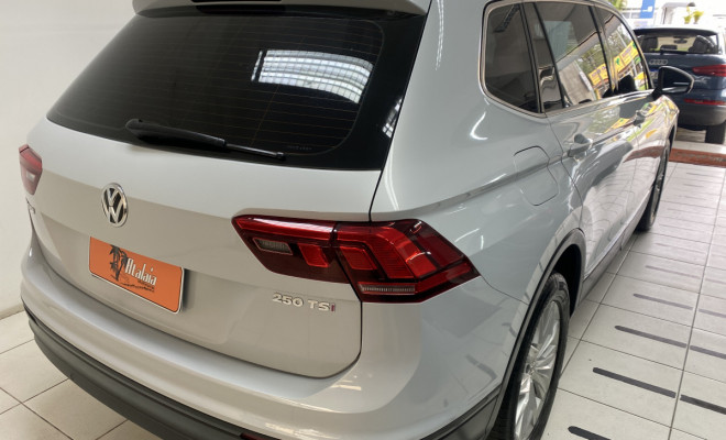 VW - TIGUAN Allspac Comf 250 TSI 1.4 2018 7 lugares-4