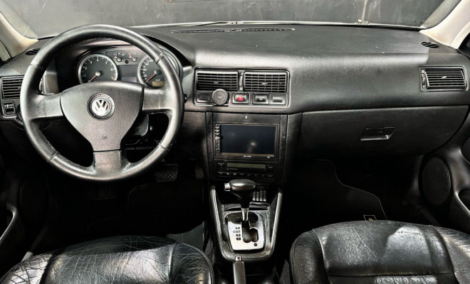 VW - VolksWagen Golf 2.0/ 2.0 Mi Flex Aut/Tiptronic. 2010 Flex-4