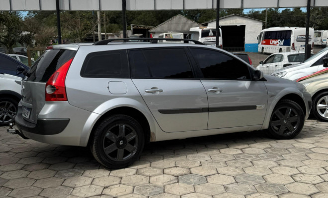 Renault Megane Grand Tour Dynam. Hi-Flex 1.6 16V 2008 Flex-4