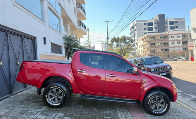 Mitsubishi L200 Triton HPE 3.2 CD TB Int.Diesel Mec 2010 Diesel-2
