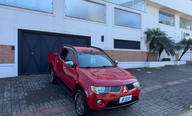Mitsubishi L200 Triton HPE 3.2 CD TB Int.Diesel Mec 2010 Diesel-0
