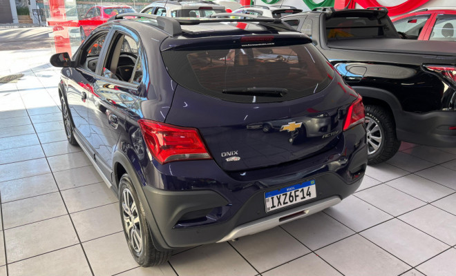 GM - Chevrolet ONIX HATCH ACTIV 1.4 8V Flex 5p Mec. 2018 Flex-4