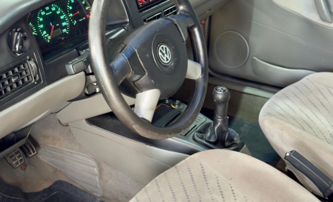 VW - VolksWagen Santana 2.0 Mi 2p e 4p 2002 Gasolina-11