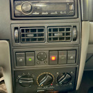 VW - VolksWagen Santana 2.0 Mi 2p e 4p 2002 Gasolina-13