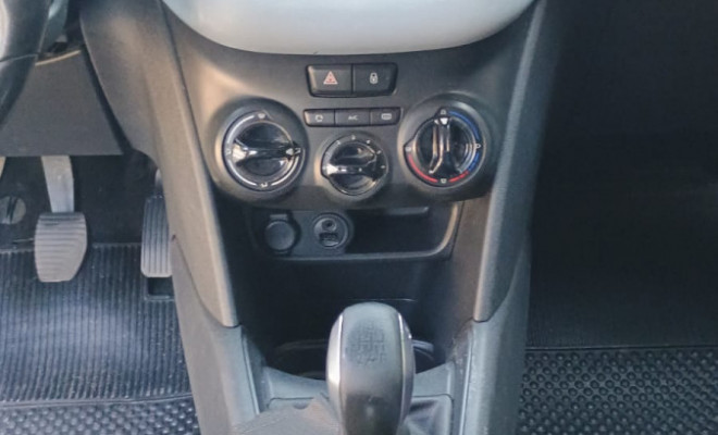 Peugeot 208 Allure 1.5 Flex 8V 5p 2014 Flex-9