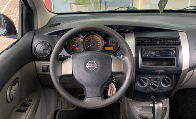 Nissan LIVINA 1.8 16V Flex Fuel Aut. 2010 Flex-7