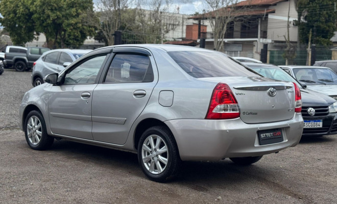 Toyota ETIOS XLS 1.5 Flex 5p Aut. 2017 Flex-2