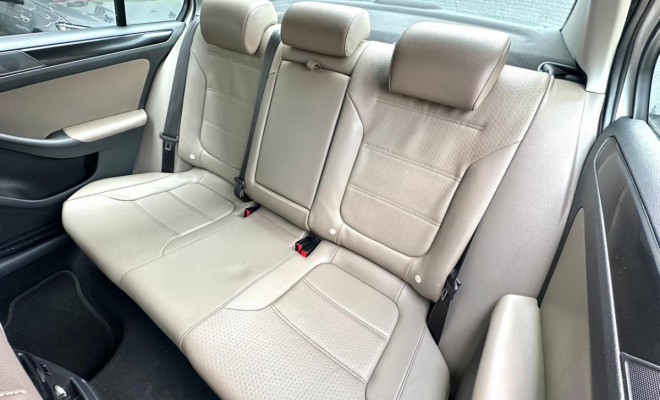 VW - VolksWagen JETTA Comfortline 2.0 T.Flex 8V 4p Tipt. 2014 Flex-6