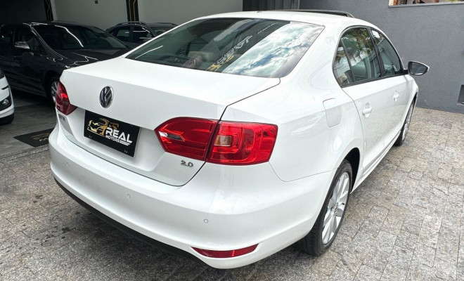 VW - VolksWagen JETTA Comfortline 2.0 T.Flex 8V 4p Tipt. 2014 Flex-4