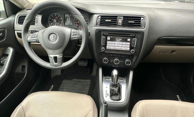 VW - VolksWagen JETTA Comfortline 2.0 T.Flex 8V 4p Tipt. 2014 Flex-12