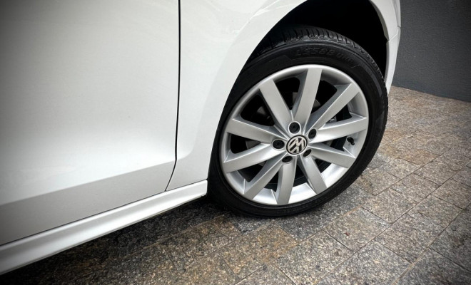 VW - VolksWagen JETTA Comfortline 2.0 T.Flex 8V 4p Tipt. 2014 Flex-9