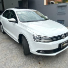 VW - VolksWagen JETTA Comfortline 2.0 T.Flex 8V 4p Tipt. 2014 Flex-1