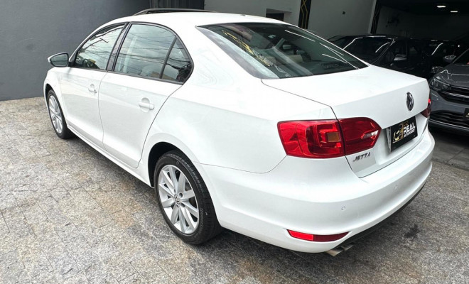 VW - VolksWagen JETTA Comfortline 2.0 T.Flex 8V 4p Tipt. 2014 Flex-7