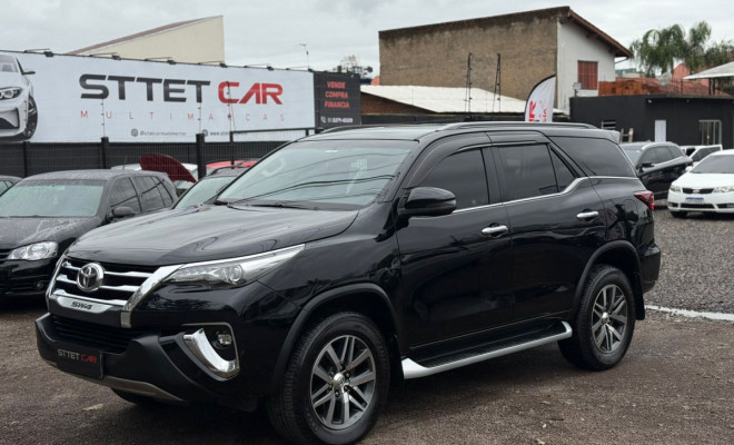 Toyota Hilux SW4 SRX 4x4 2.8 TDI 16V Dies. Aut. 2019 Diesel