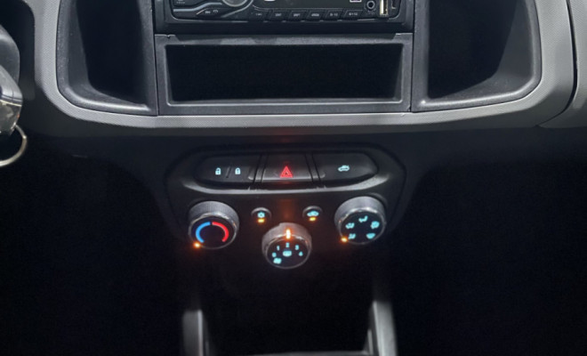 GM - Chevrolet ONIX HATCH LT 1.0 8V FlexPower 5p Mec. 2014 Flex-6