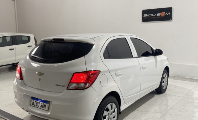 GM - Chevrolet ONIX HATCH LT 1.0 8V FlexPower 5p Mec. 2014 Flex-14