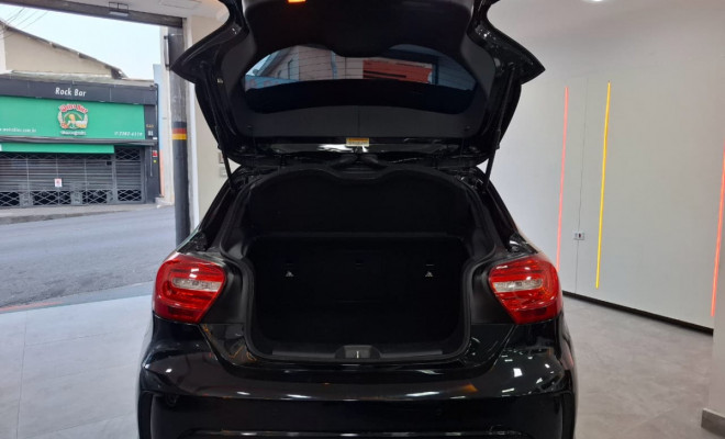 Mercedes-Benz Classe A45 AMG 4MATIC 2.0 Turbo Aut. 2014 Gasolina-6