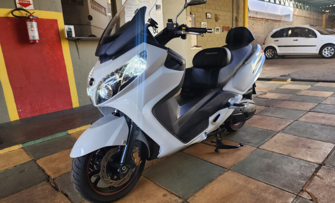 DAFRA MAXSYM 400i 2022 Gasolina-0