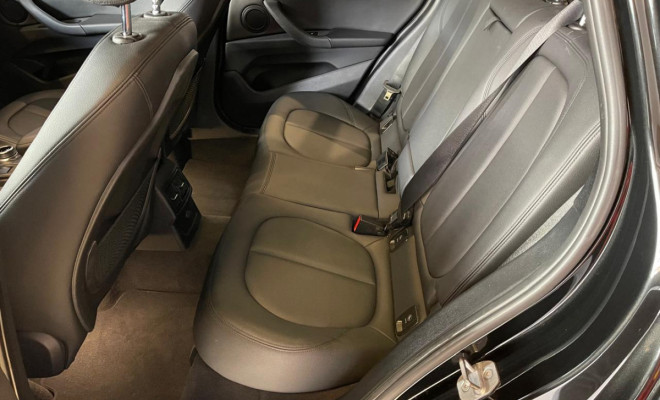 BMW X1 SDrive 20i 2.0 TB Active Flex Aut. 2018-13